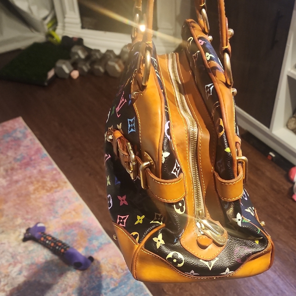 Louis Vuitton Black and Tan Satchel with Iconic Design - Picture 3 of 10
